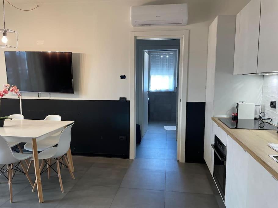 City Center - Modern Flat With Free Parking And Wifi - Apt B Bergame Extérieur photo