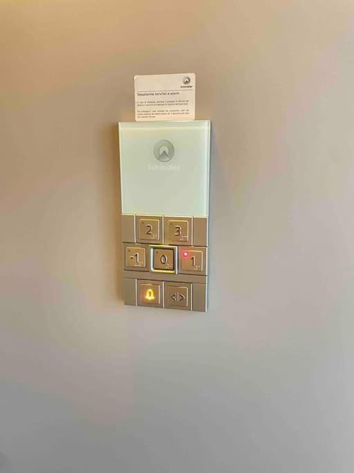 City Center - Modern Flat With Free Parking And Wifi - Apt B Bergame Extérieur photo