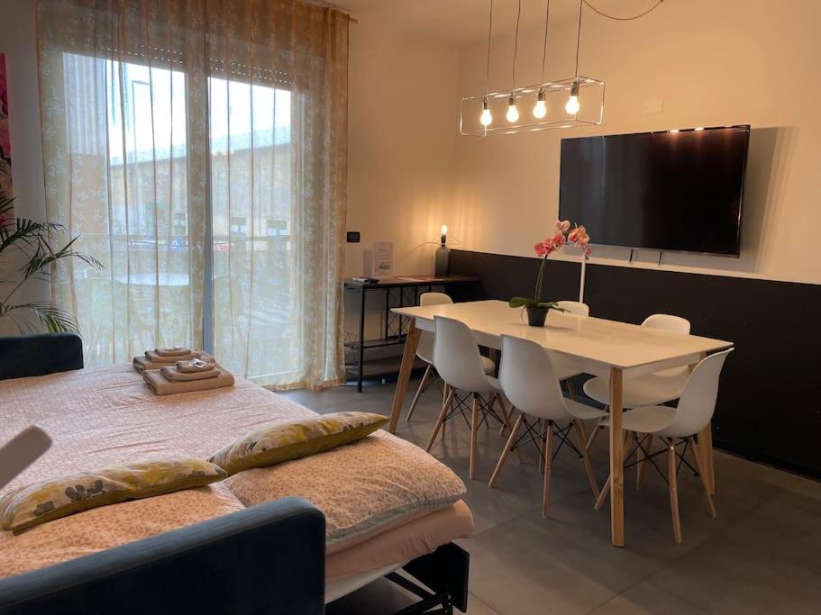 City Center - Modern Flat With Free Parking And Wifi - Apt B Bergame Extérieur photo